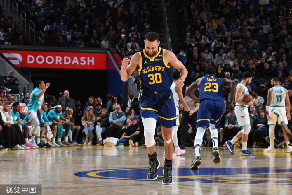 领球队迈向 领球队迈向