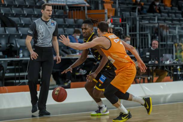 他的技术犯 他的技术犯